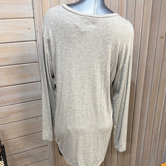 Agnes & Dora Light Gray Long Sleeve Tee - Picture 3 of 6